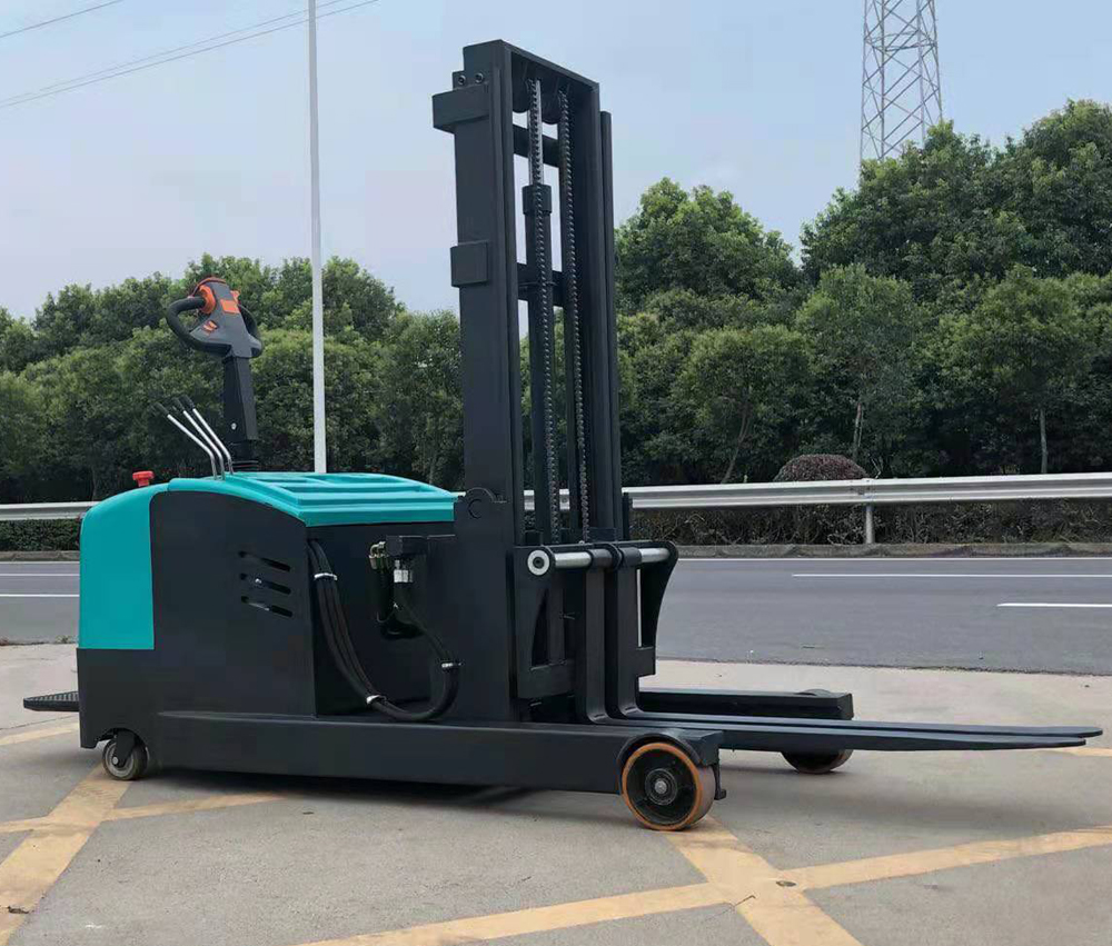 前移式电动堆高车